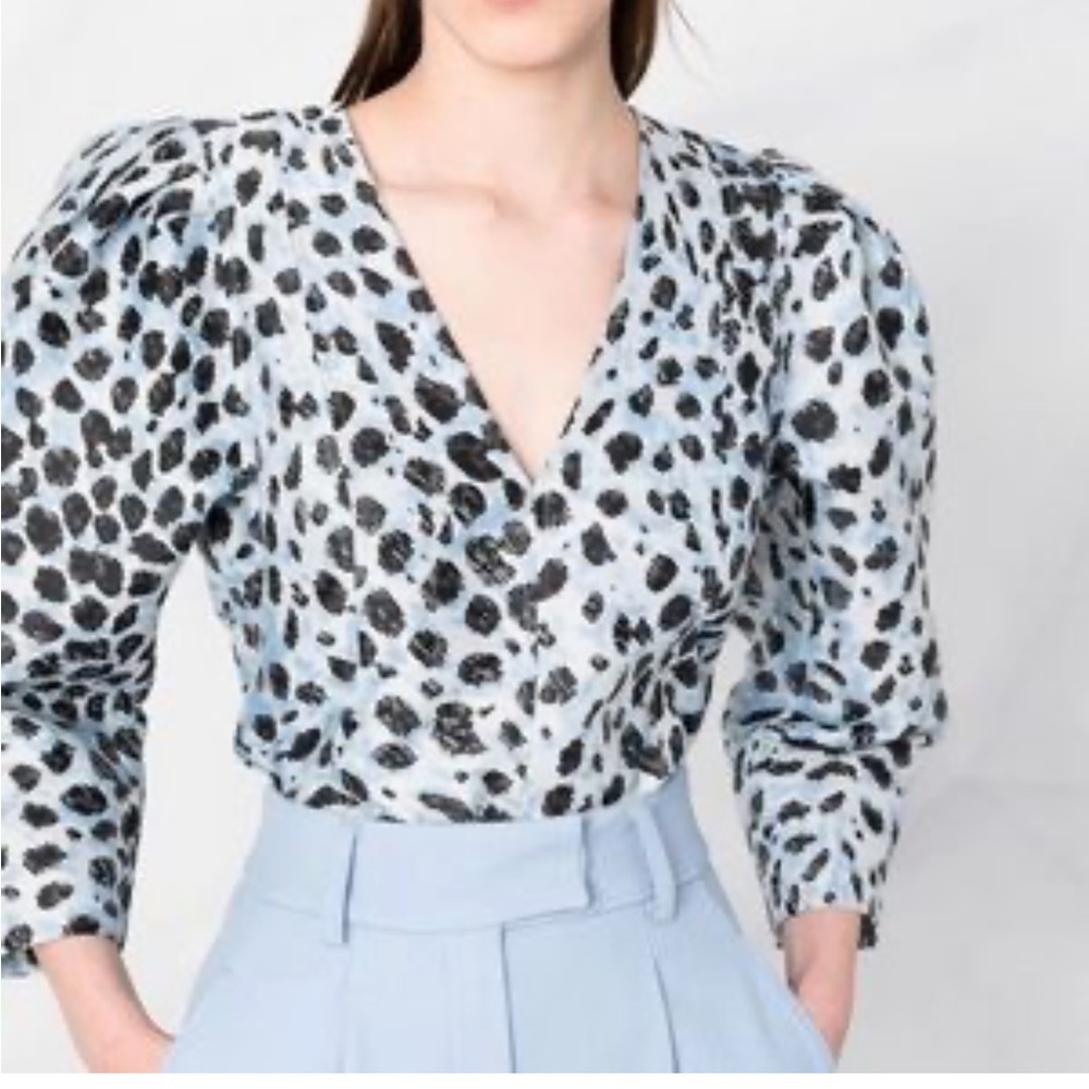 NWT Ganni Crispy Jacquard V-Neck Puff 3/4 sleeve Blue Leopard Blouse Shirt Egret - Picture 3 of 9